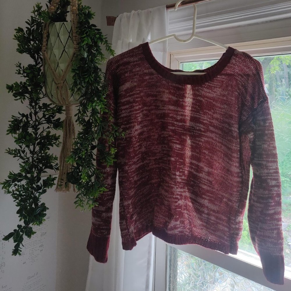 Red and White Mine Sweater Bow Detail Back (S)